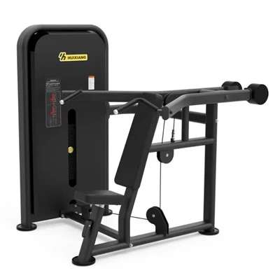 Pelatih Pers Bahu Duduk di Gym